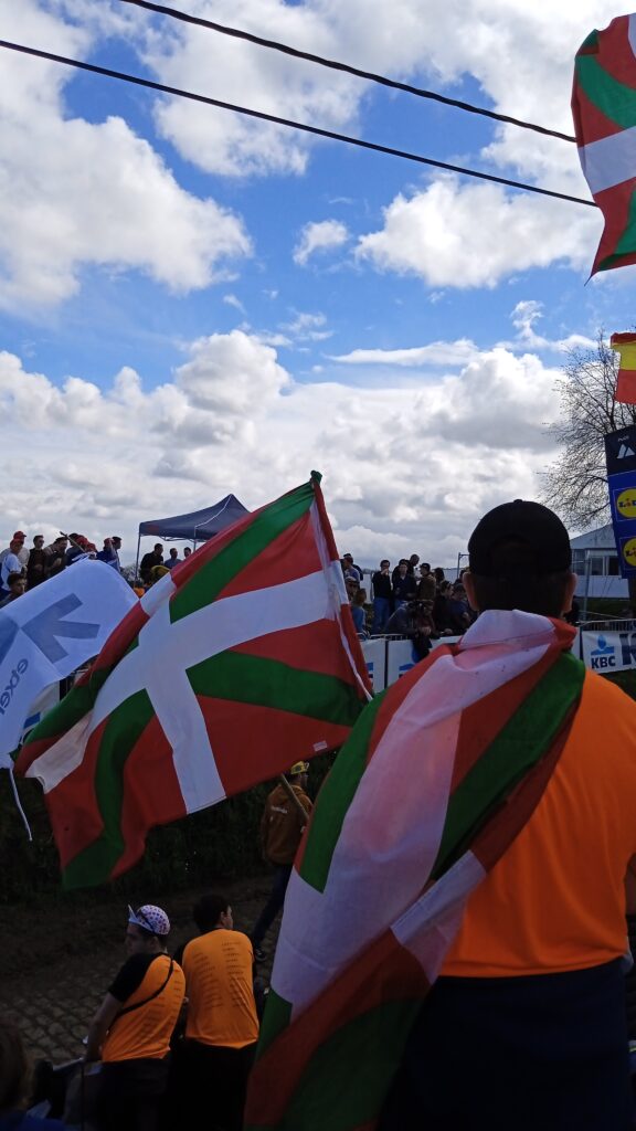 Basque fans cheering in the Tour of Flanders